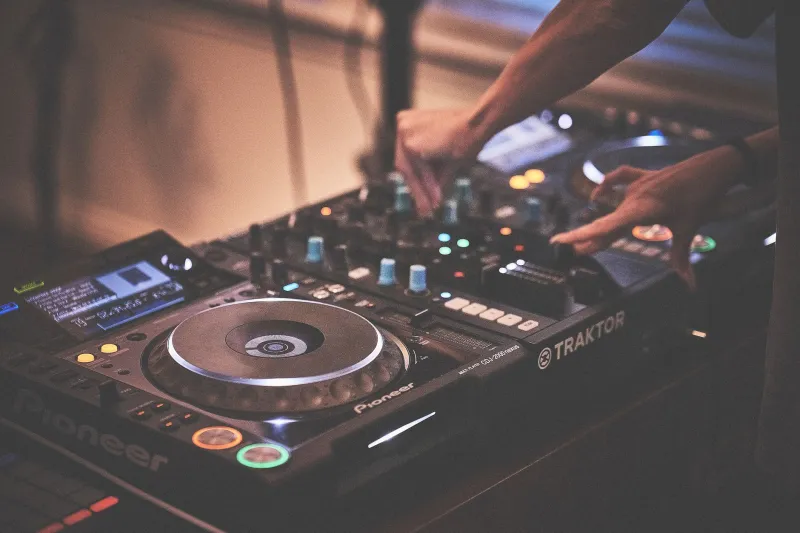 Who's Actually Watching at 9 PM? The Case for the Most Underrated Set of the Night